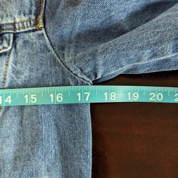 Forever 21 Classic Denim Jean Jacket With Pockets Size Small - Picture 6 of 8